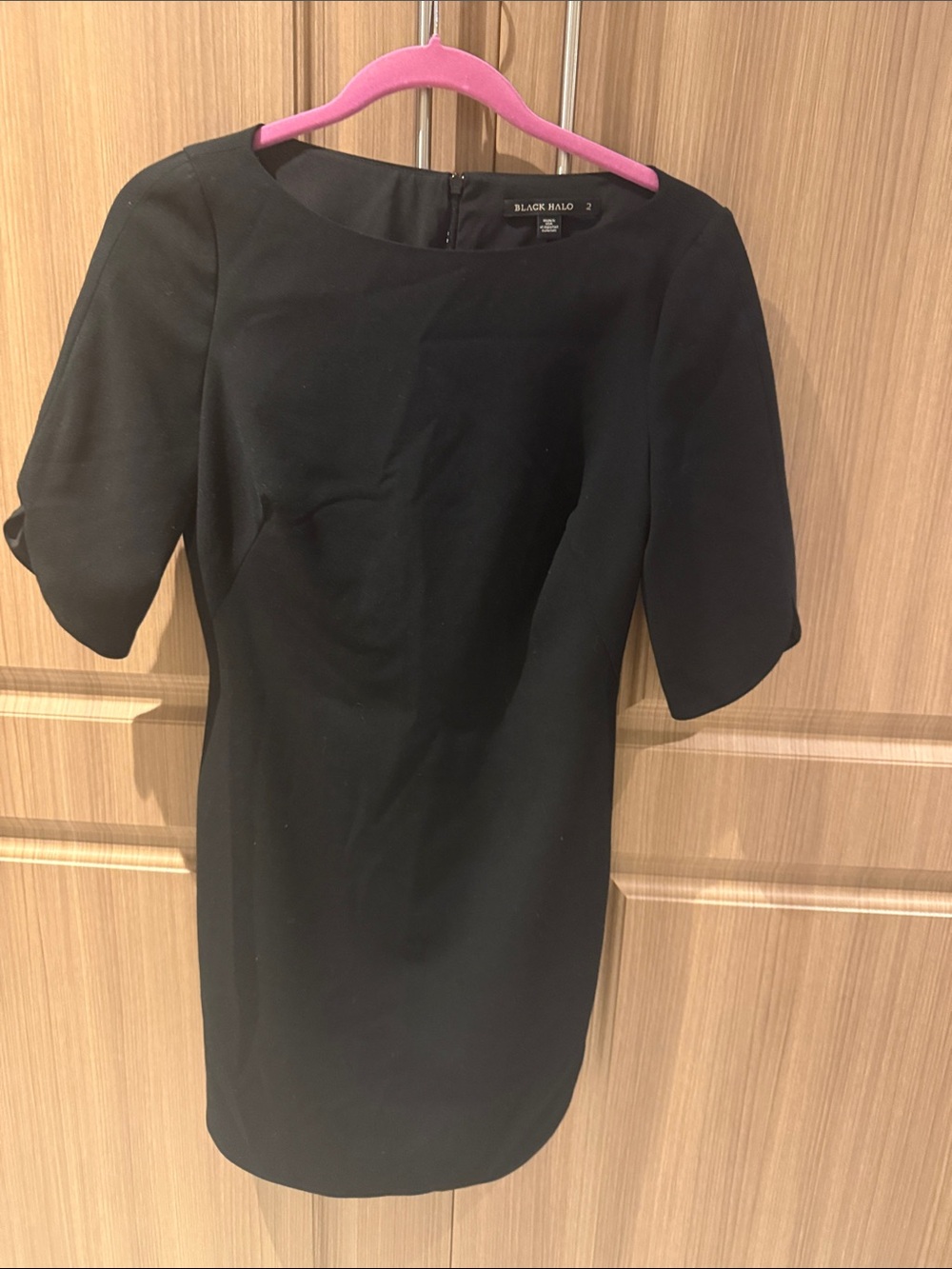 Black Halo Black Short Sleeve Mini Sheath Dress